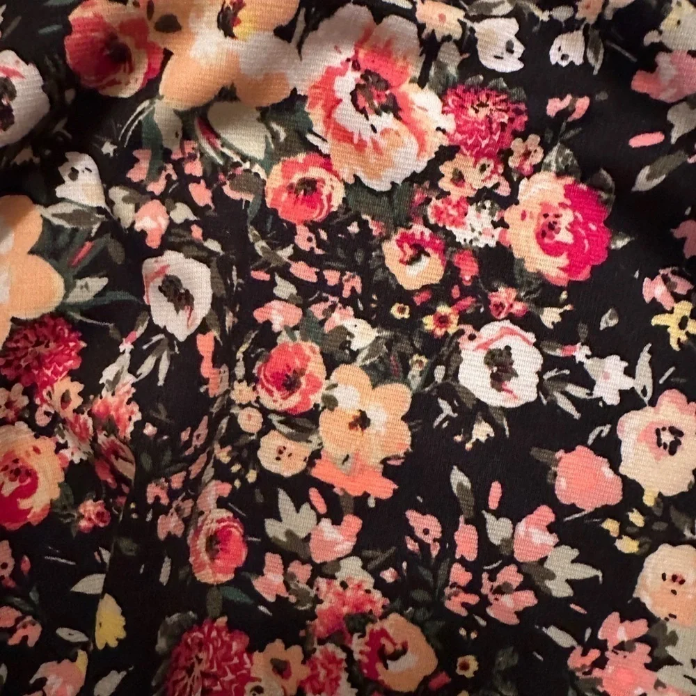 Poetry black floral